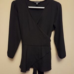 Le Chateau Black 3/4 Length Sleeve Vneck Tie Wasit  Elegant Top Size S